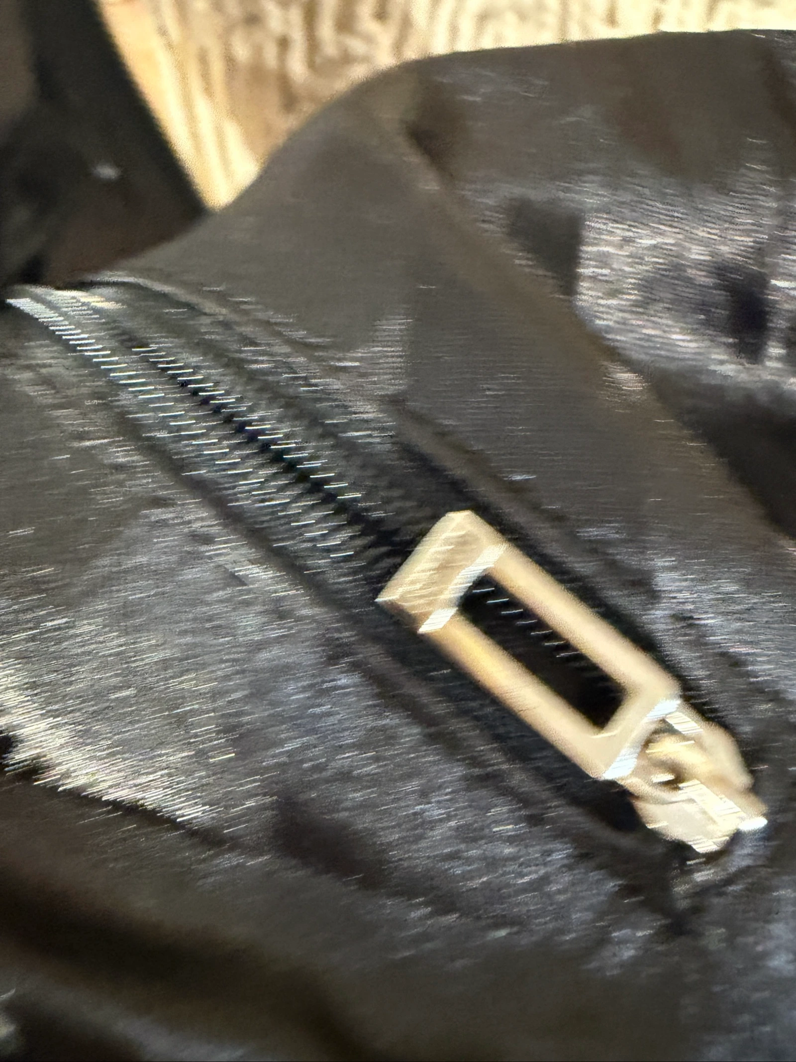 Sac à épaule clouté noir vintage Y2K Guess – Début des années 2000 – photo 5